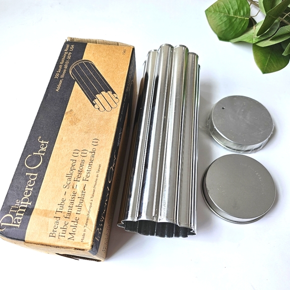 NEW The Pampered Chef Bread Tube Scalloped, Illinois USA Made in Taiwan - Picture 6 of 9